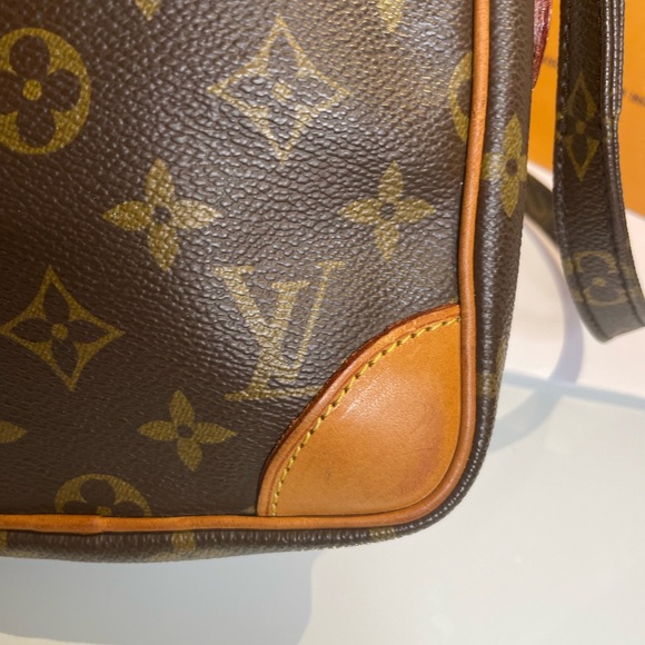 Louis Vuitton Monogram Danube Crossbody Bag Vintage - Picture 12 of 17